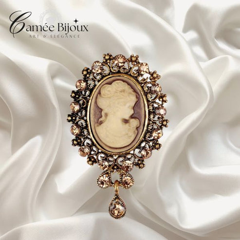 Broche camée vintage pour une touche raffinée
