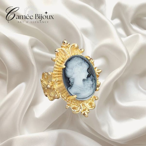 Bague camée élégante pour une jeune maman